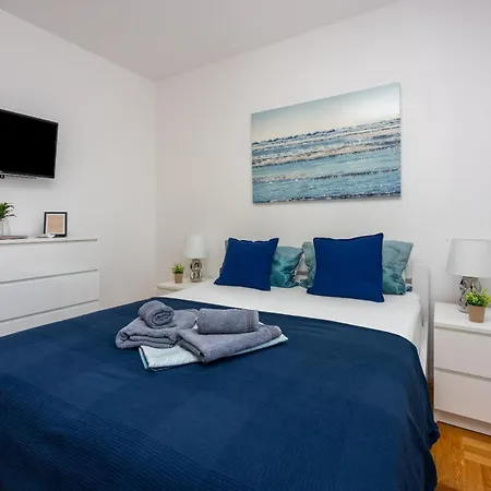 Podvezanec Apartmán