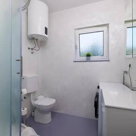 Podvezanec Apartmán