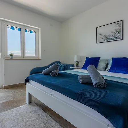 Podvezanec Apartmán