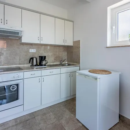 Podvezanec Apartmán *