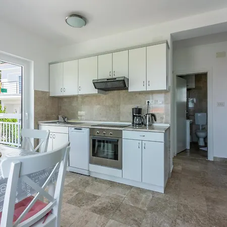 Podvezanec Apartmán *