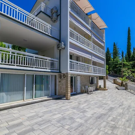 Podvezanec Apartment