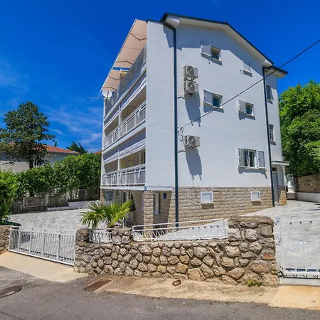 Apartment Podvezanec *