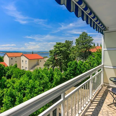 Podvezanec Apartment