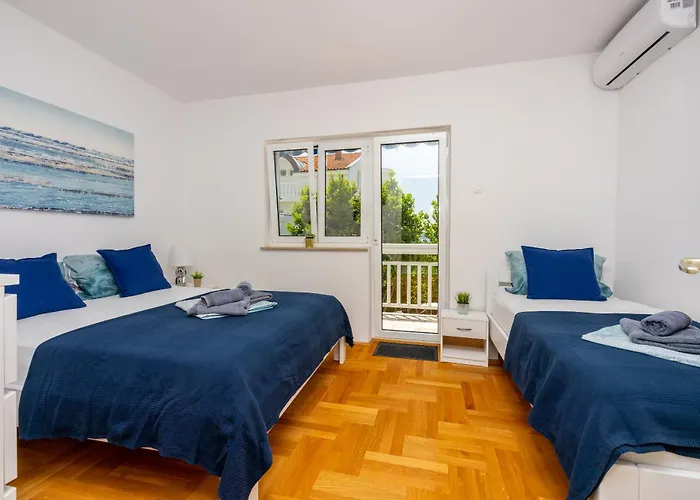 Podvezanec Apartment *
