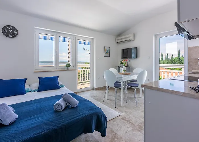 Podvezanec Apartment *
